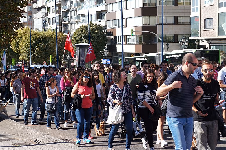 2016 10 06 ManifaFolgaConveniosCentrosChamadasVigo01.JPG